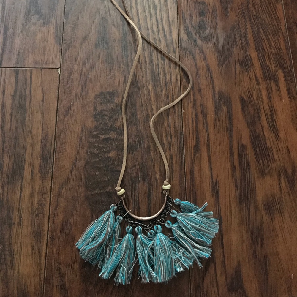 💰SOLD-NEW Anthropologie boho fringe blue necklace - Picture 1 of 2